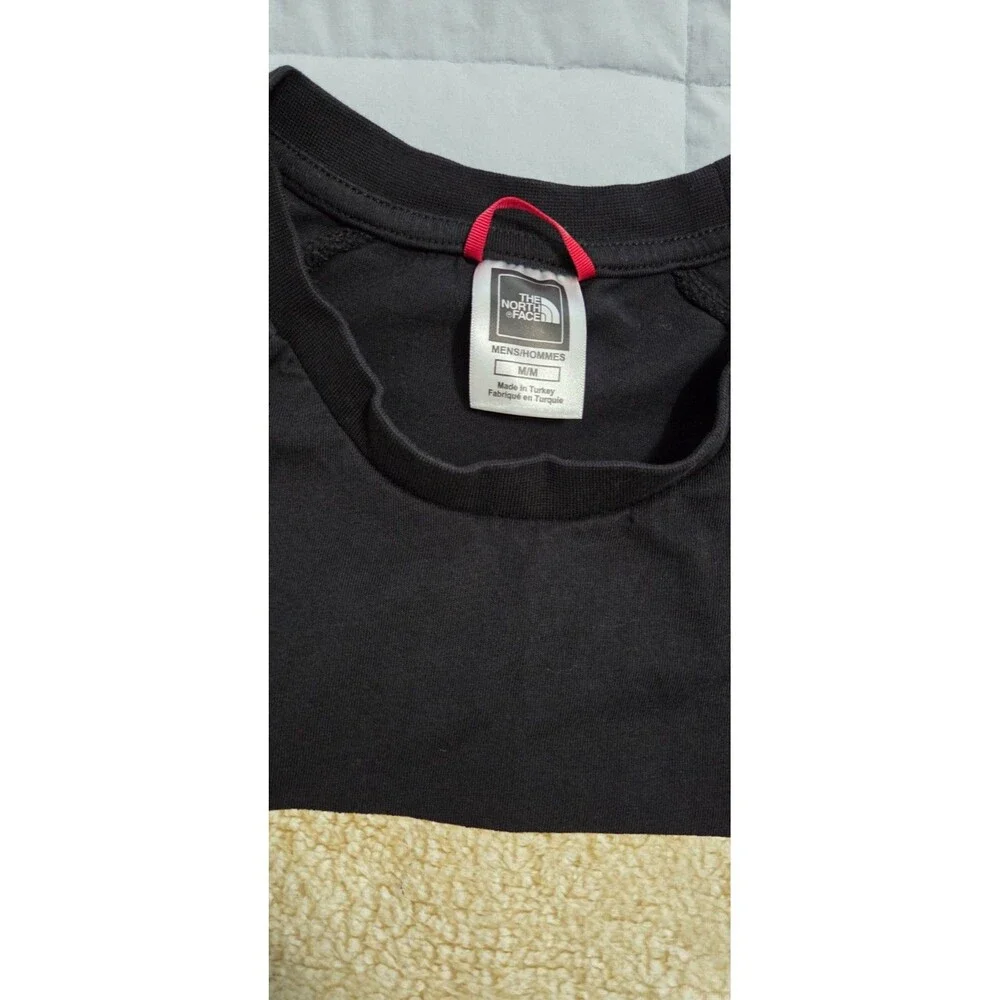 The North Face Men’s Raglan Sleeve Graphic T-Shirt Black Size M Explore Tee